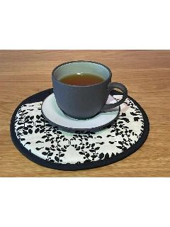 <strong>Black Porcelain cup & Saucer</strong>