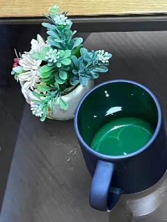 全新 青苔綠 鬱金香形 黑瓷馬克杯
