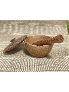 <strong>Bowl with lid & pestle set</strong>