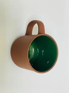 翠綠色赤陶杯